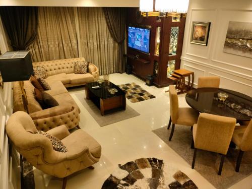 شقة دوبلوكس هاى لوكس كومبوند نيوم بورتو كايرو للعائلات فقط