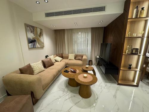 شقة فندقية فاخرة في المهندسين Luxury Hotel Apartment