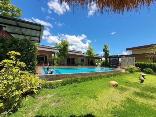 บ้านไร่แสงเดือน รีสอร์ท