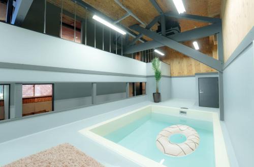 天候に左右されない!室内温水プールと室内BBQが楽しめる-Casa CarpeDiem-