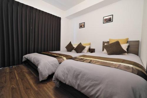 書斎でくつろぐスイートルーム