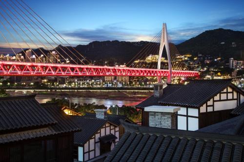 重庆山南雨江景别墅酒店