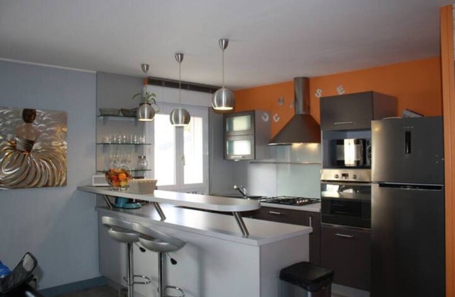 1.5 kms du Futuroscope! Très Jolie Maison de 4 Chambres, Idéal Pour les Familles