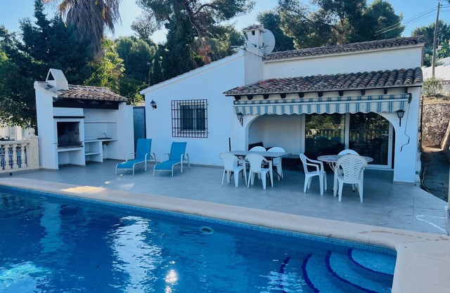 1.5km from L'Ampolla Beach and town | Comfortable | 3 double bedrooms |