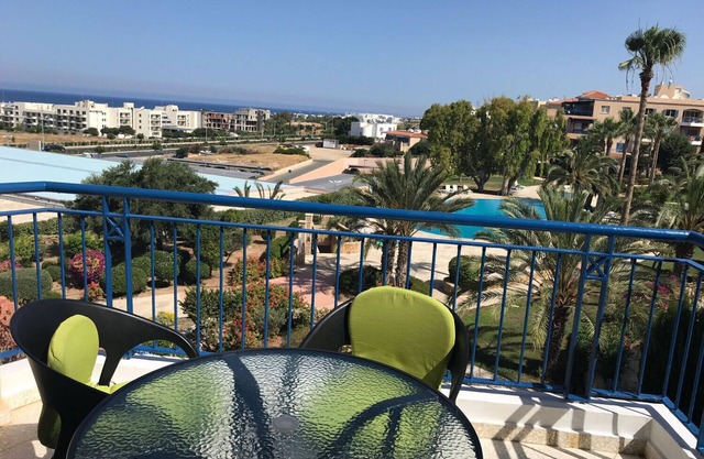 1 Bed Apt In Kings Palace With Sea & Pool Views. Sleeps 2, TV, Wi-Fi, AC