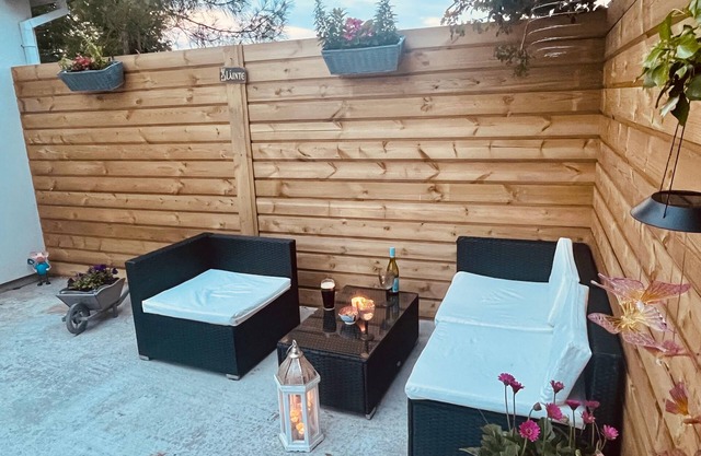 1-bed Cosy Cottage Near Emerald Park - Sleeps 5