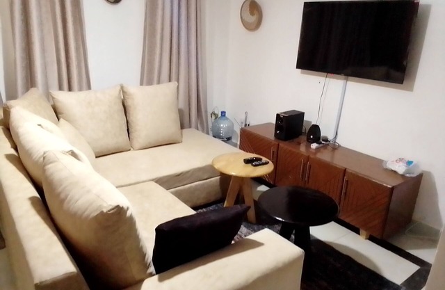 1 Bed Flat - Sleeps 2 - Parking - Wifi