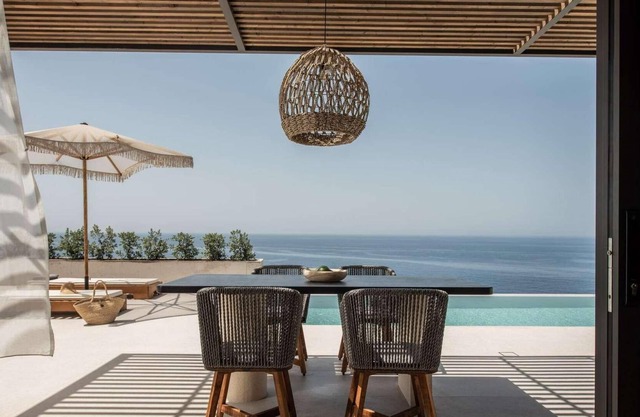 1 bed villa with spectacular sea views.