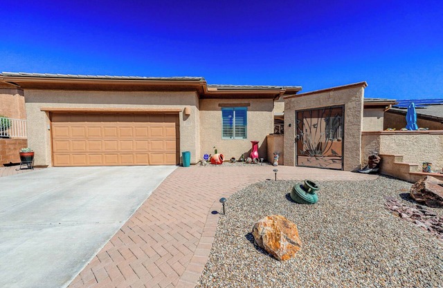 1 Bedroom, 1 Bathroom, Lock-Off Casita with Parking in Garage for 1-Car/Truck.