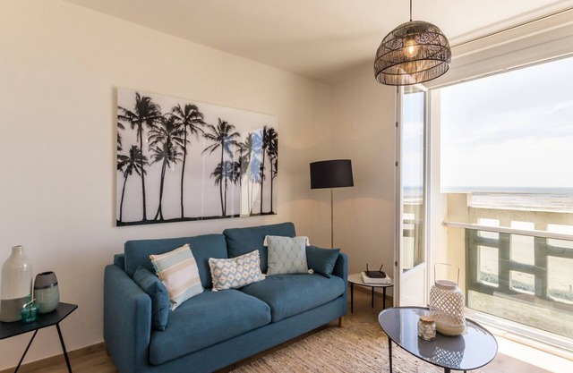 1-bedroom apartment with sea view, parking and wifi included