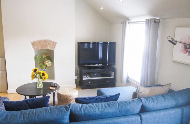 1 bedroom accommodation in Gloucester