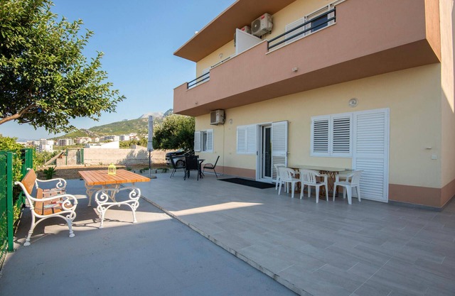 1 bedroom awesome apartment in Makarska
