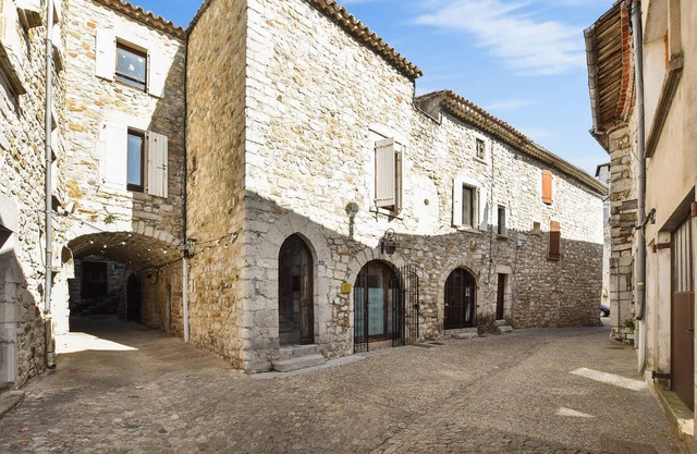 1 bedroom awesome apartment in Ruoms