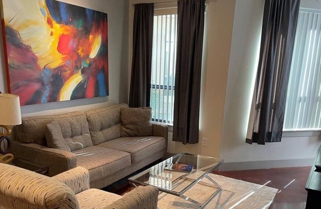 1 Bedroom Condo 208319 by Houzlet