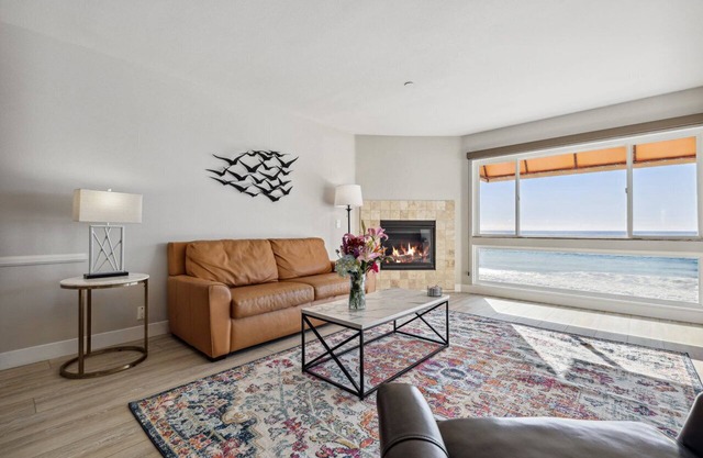 1 Bedroom Condo on the Sand!