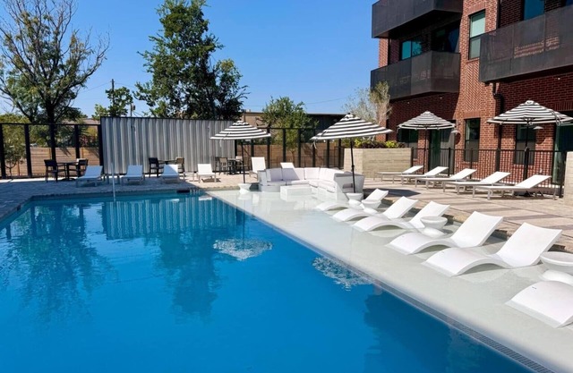 1-bedroom condo with Luxury Amenities in Austin