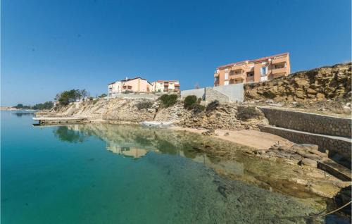 1 Bedroom Cozy Apartment In Vlasici