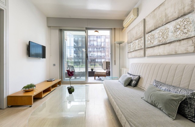 1 bedroom flat with terrace-Monthly rent in Madrid