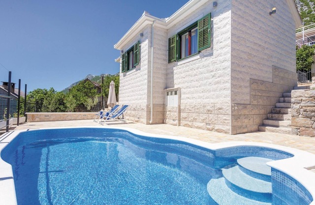 1 bedroom lovely home in Zvecanje