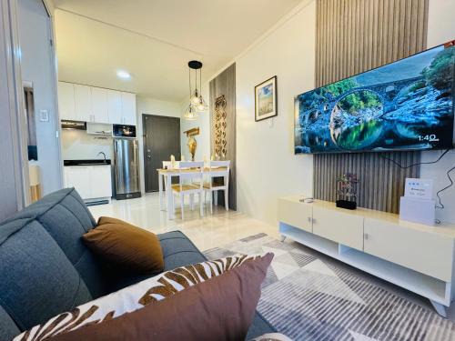 1 BedroomDeLuxe Condo w/Balcony, Pool & Gym