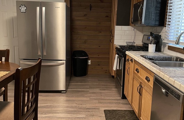 1 Bedrooms 1 Bath apartment in a very nice and quiet neighborhood