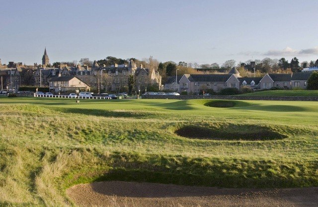1 Links Crescent 5 Star Selfcatering House Overlooking Old Course in St Andrews