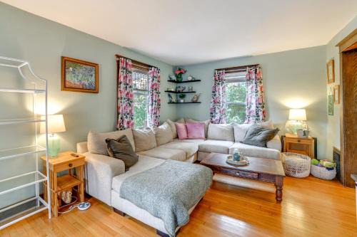 1 Mi to Dtwn Binghamton Pet-Friendly Home with Deck