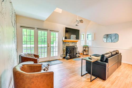 1 Mi to Mohegan Sun Studio with Pool Access