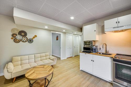1 Mi to Puget Sound Shores Modern Des Moines Apt!