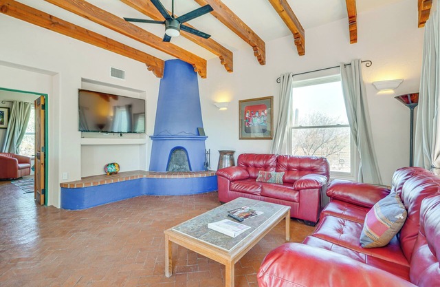 1 Mi to Saguaro NP: Charming Tucson Casita