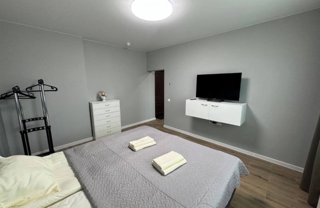 1 numeris Apartamentai su balkonu