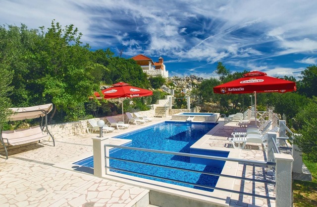 10 bedroom beautiful home in Kucice