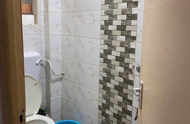10 minutes drive to nairobi city, quite, privacy , study table available