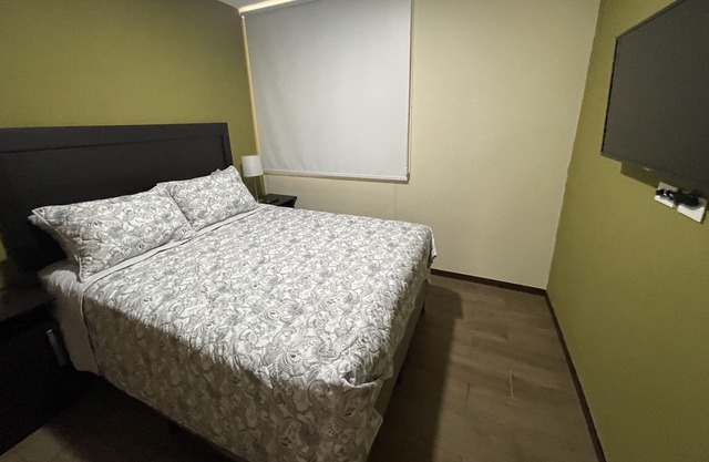 10 minutes to the shopping mall la gran via