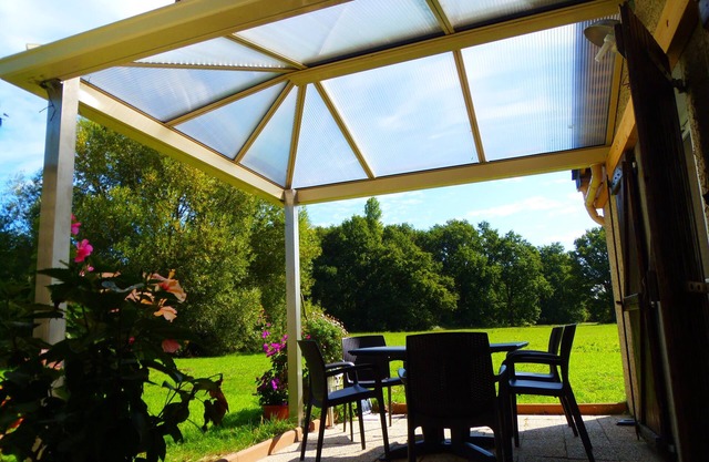 10 mn from Angers quiet independant maisonnette garden chateaux de la loire