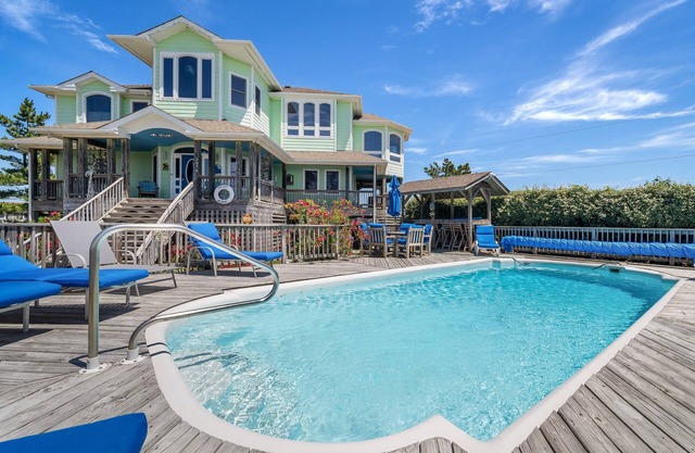 10% off 8-17-8-24-25! Lux 6 bdr, 5.5 bath semi-oceanfront, 4WD area ocean views!