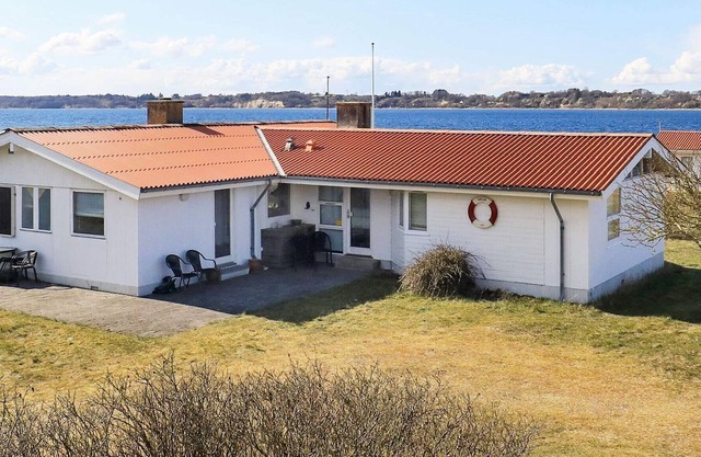 10 person holiday home in Farsø