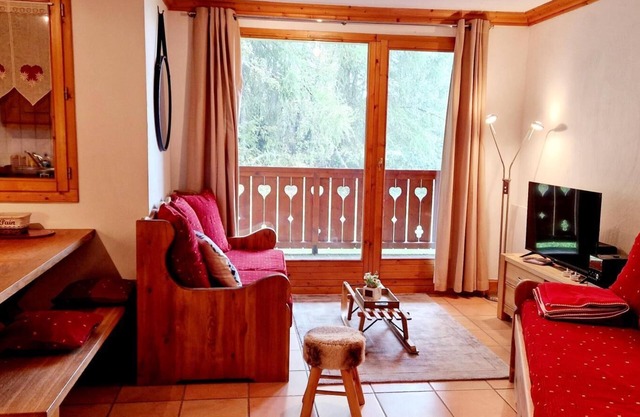 100m from ski slopes, 1st floor, balcony, tv, 65m², Montalbert