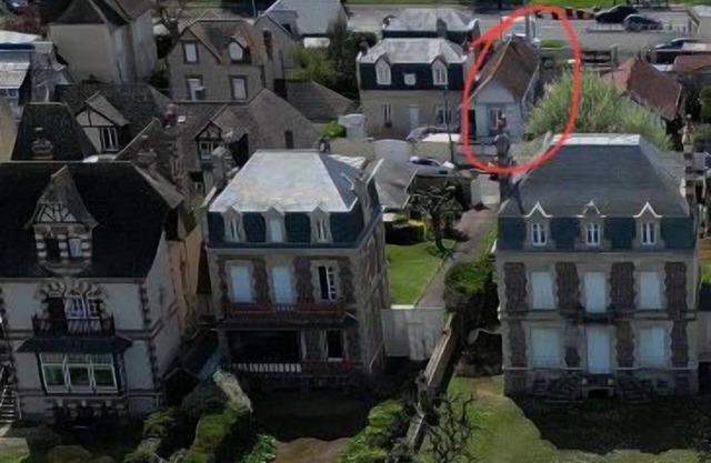 100m from the beach!