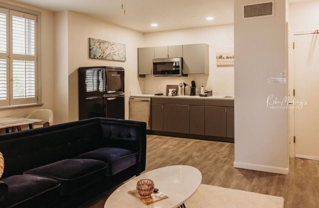 111 · Blue Velvet (if you please) 111 - Hotel Phillips