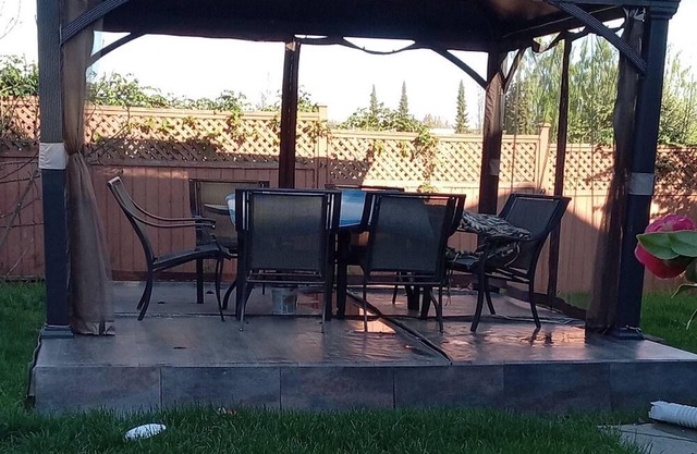 #117 Viewmont Ave - 2 Bedroom Ground Level Suite