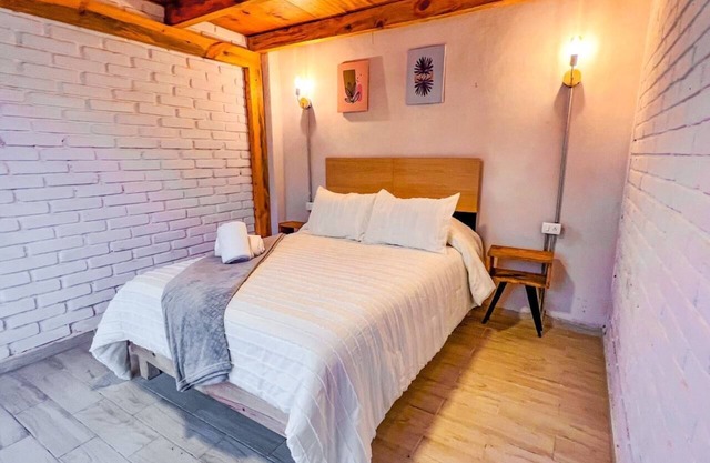 12 minutes from Pachuca. We accept guests with pets.