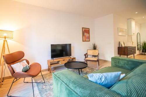 12CRC1038 - Big & Cozy 2bed Apartment in the city
