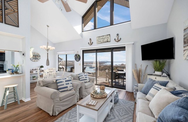 13-11 Lakeside Sunrise - Expansive lake front Views! Indoor/Outdoor Pools w/Spla