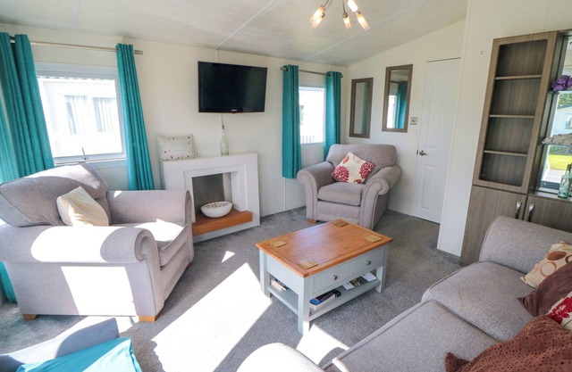 13 GOSLING, family friendly, country holiday cottage in Cayton Bay