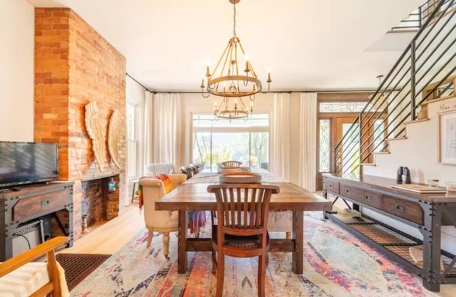 130 Yr Old Whimsical Gem On 1.3 River Front Acres