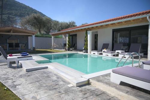 15 Guests - Luxury Villa Corfu - Luxury Villa