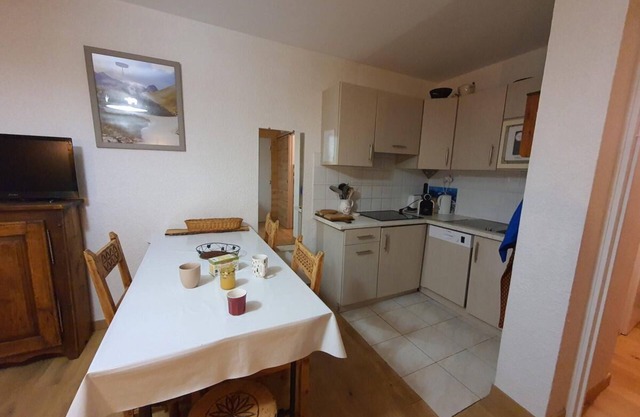 150m from ski slopes, 3rd floor, balcony, tv, ski locker, 28m², Serre Chevalier