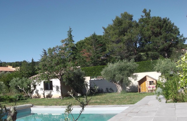 180 m² quiet location 10 minutes from the Avignon Festival!