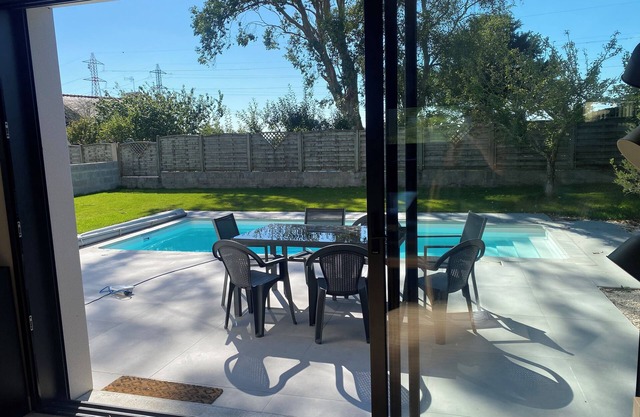 180m2 family home with heated pool